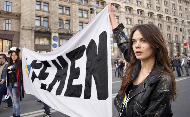 Femen - L'Ucraina non è in vendita trailer italiano e locandina del film documentario di Kitty Green (1)