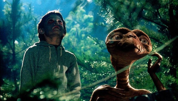 Stasera in tv su Italia 1 E.T. - L'extraterrestre di Steven Spielberg (2)