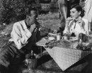 Audrey Hepburn e Gary Cooper picnic sul set di \'Love in the Afternoon\' a Parigi, 27 settembre 1956