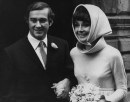 Audrey Hepburn e il suo secondo marito Andrea Dotti, dopo la cerimonia di nozze in Svizzera, 18 gennaio 1969