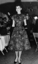 Audrey Hepburn modella per la nuova collezione all\'Amsterdam fashion show,2 novembre 1954