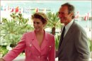 Catherine Deneuve e Clint Eastwood, vice-presidente e presidente del 47th Cannes Film Festival, 12 mag 1994