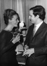 Francois Truffaut e Jeanne Moreau con i premi ricevuti per  Jules et Jim, 18 dic 1962