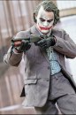 Il cavaliere oscuro: nuova action figure Hot Toys del Joker di Heath Ledger (foto)