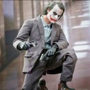 Il cavaliere oscuro: nuova action figure Hot Toys del Joker di Heath Ledger (foto)