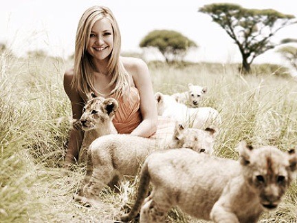 Kate Hudson in Africa: foto gallery