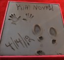 Kim Novak lascia le sue impronte davanti al Graham Chinese Teather: le foto