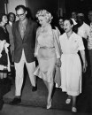 Marilyn Monroe e Arthur Miller, lasciano il Lennox Hill Hospital di New York, 29 giu 1959 