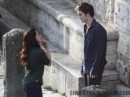 New Moon: il bacio di Robert Pattinson e Kristen Stewart sul set di Montepulciano