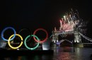 Olimpiadi 2012: le foto della cerimonia d\\'apertura diretta da Danny Boyle