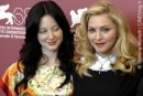 Venezia 2011 - Cartoline dal Festival: Madonna è sbarcata al Lido con W.E. nel giorno di Carnage di Roman Polanski